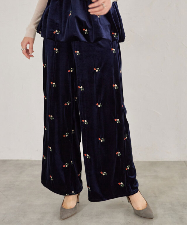 フラワーベロアパンツ