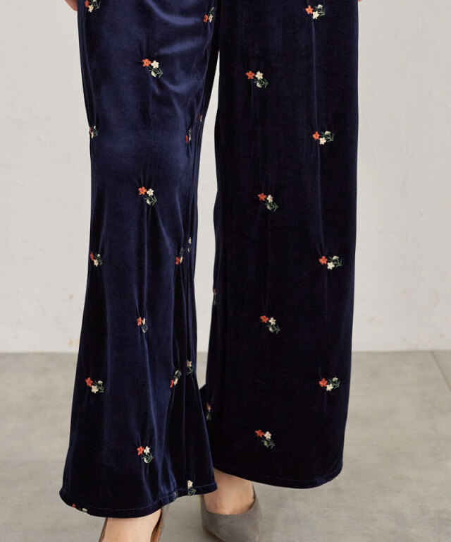フラワーベロアパンツ
