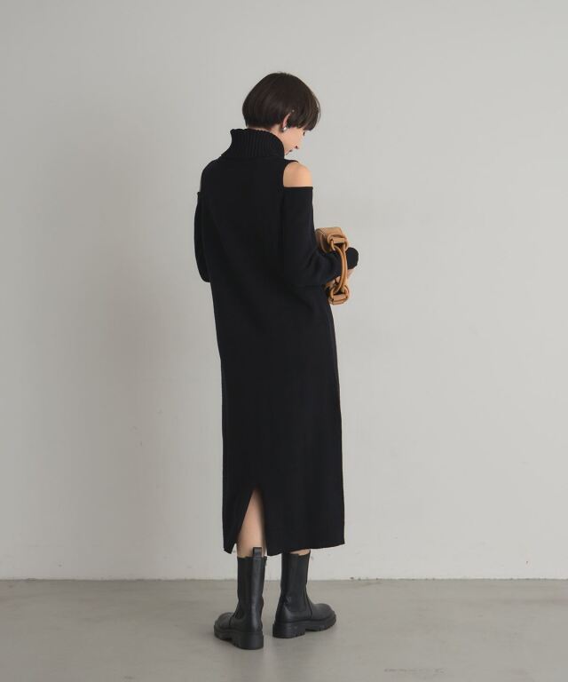 タートルネックニットワンピース