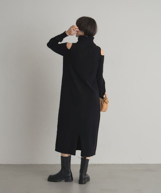 タートルネックニットワンピース