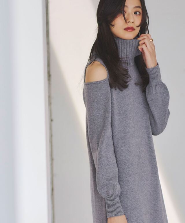 タートルネックニットワンピース