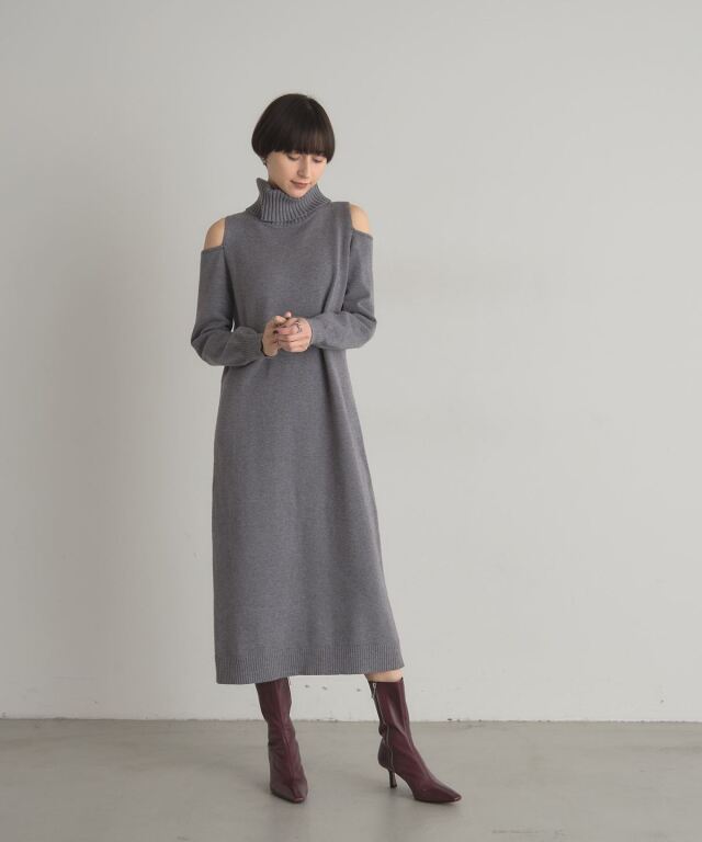タートルネックニットワンピース