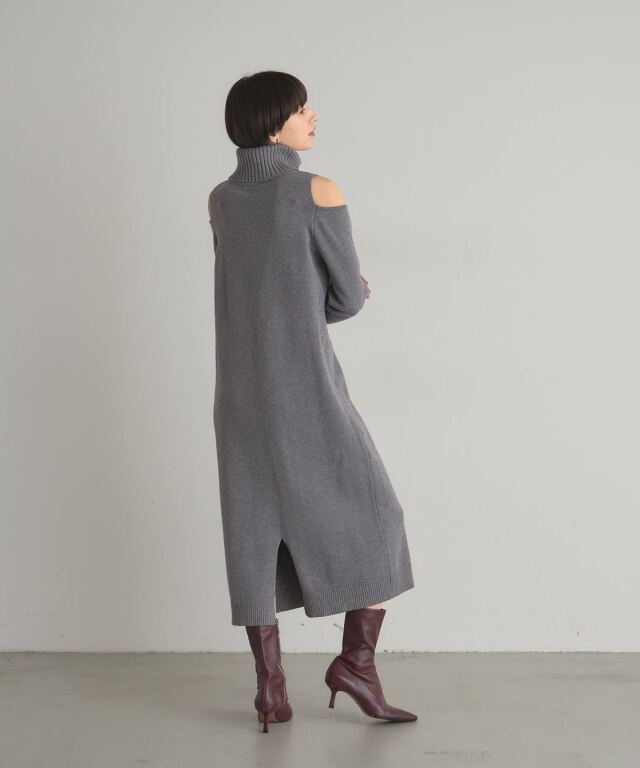 タートルネックニットワンピース