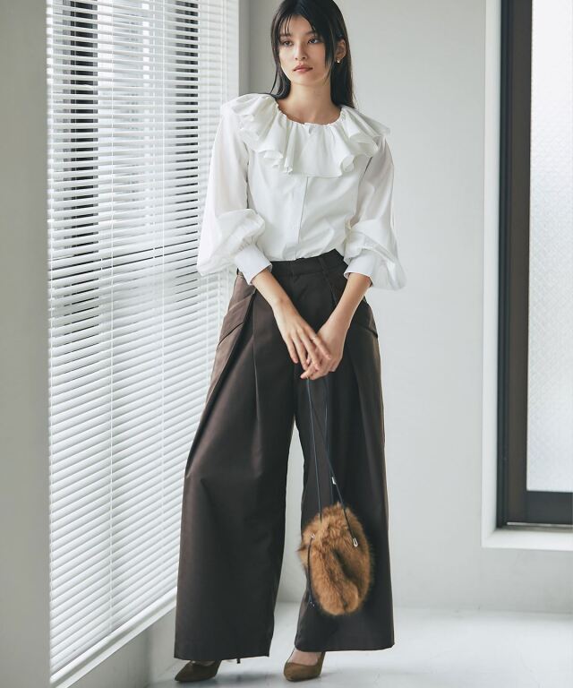 フリル衿ブラウス