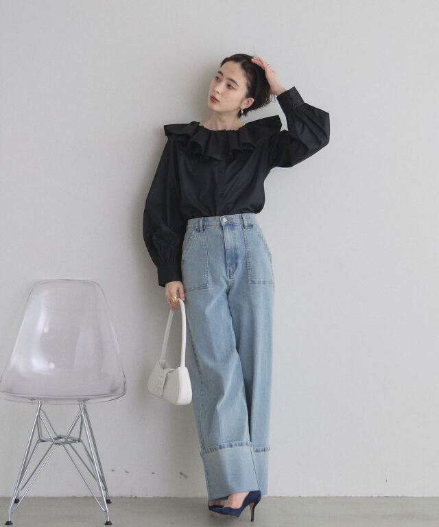 フリル衿ブラウス