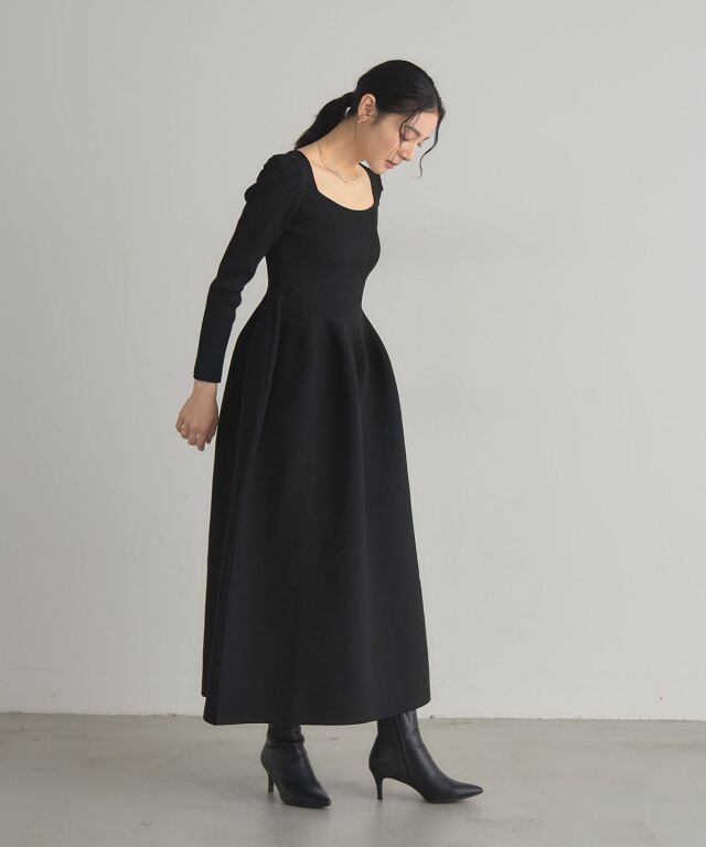 スクエアネックニットワンピース