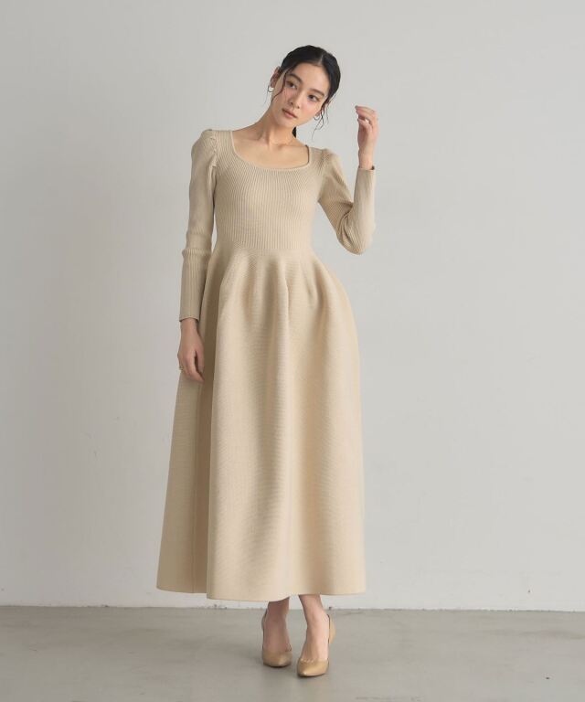 スクエアネックニットワンピース