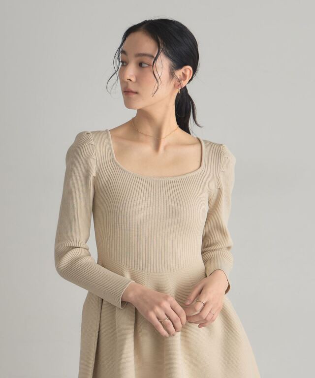 スクエアネックニットワンピース