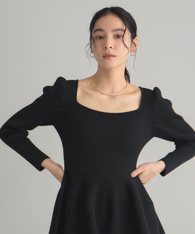 スクエアネックニットワンピース