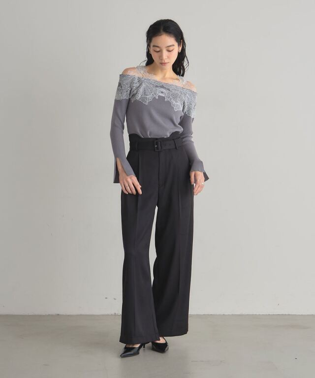 ショルダーレースニット