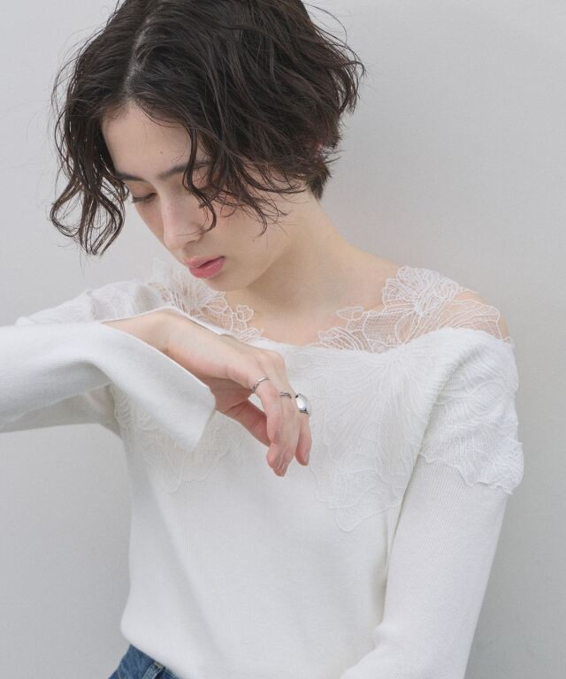 ショルダーレースニット