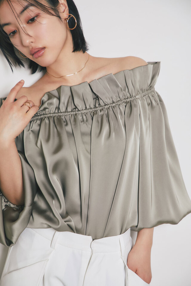 ビジュー付きスウェットチュニック