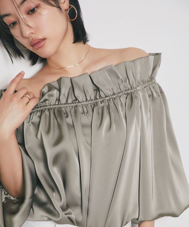 darich サテンフリルトップス 2WAYサテンフリルブラウス