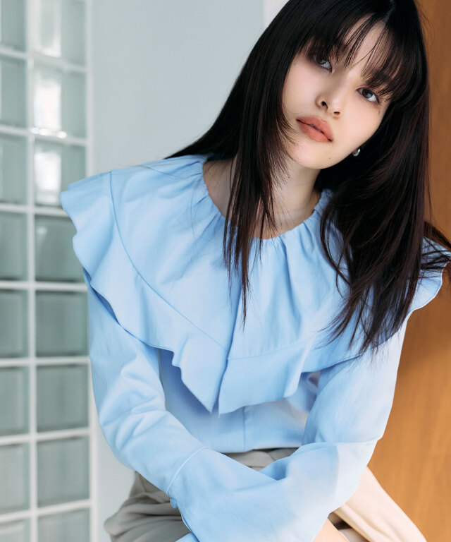 ラッフルビッグカラーブラウス