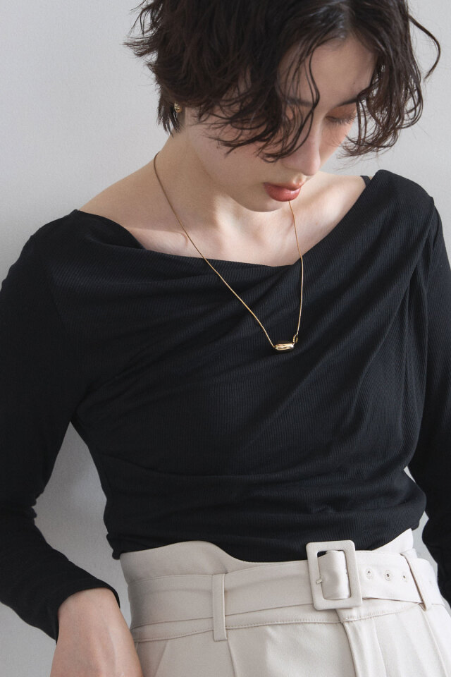 ケーブルニット