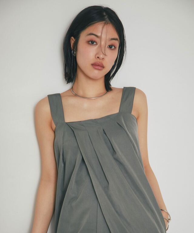 タックドレープオールインワン