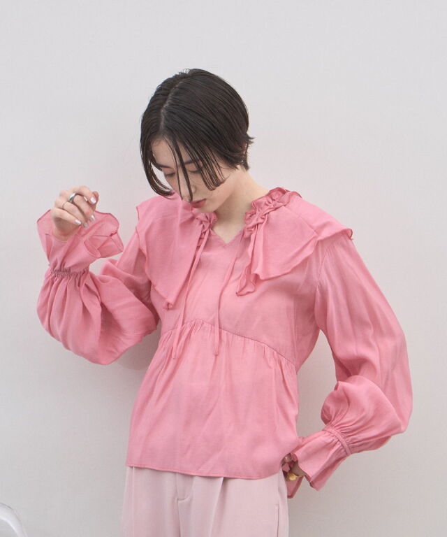 オフィシャルサイト限定】フラワーフリルスリーブトップス