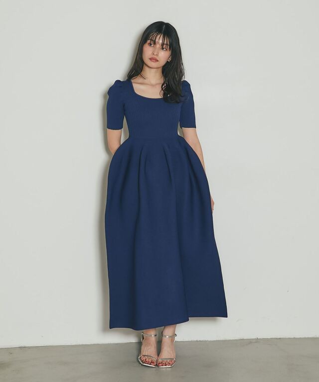 スクエアネックニットワンピース（半袖）