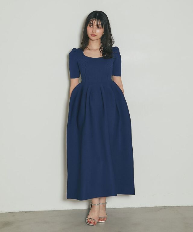 スクエアネックニットワンピース（半袖）