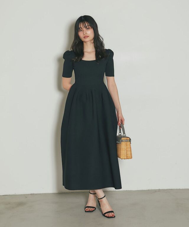 スクエアネックニットワンピース（半袖）