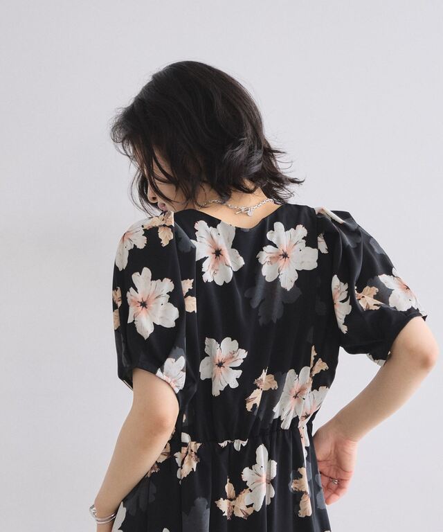 林田岬優さん着用】フラワープリントタックスリーブワンピース