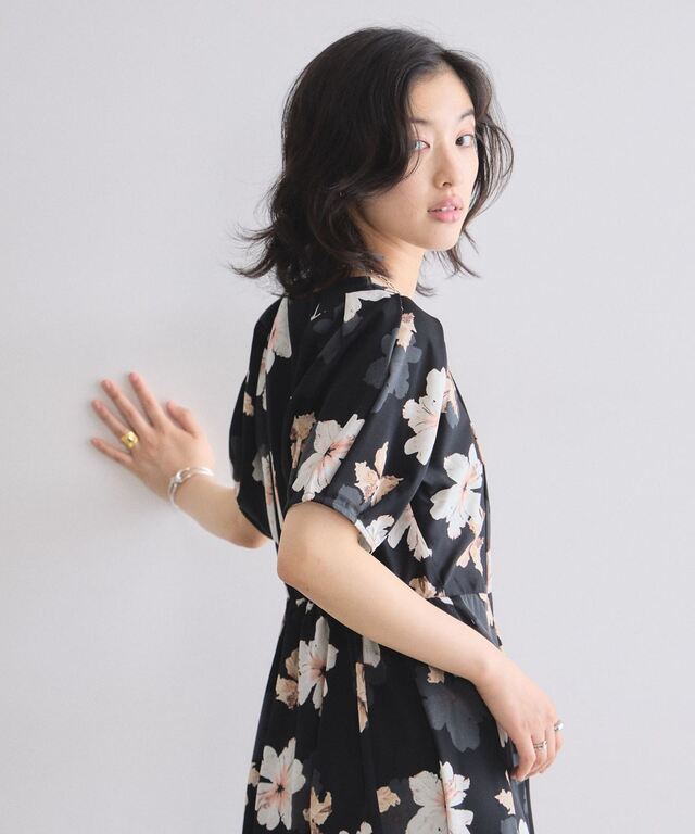 林田岬優さん着用】フラワープリントタックスリーブワンピース