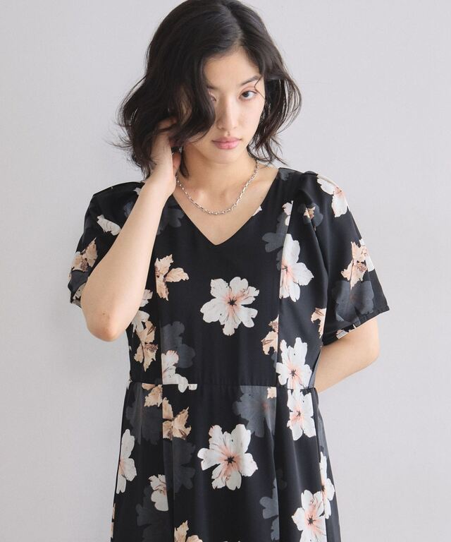 林田岬優さん着用】フラワープリントタックスリーブワンピース