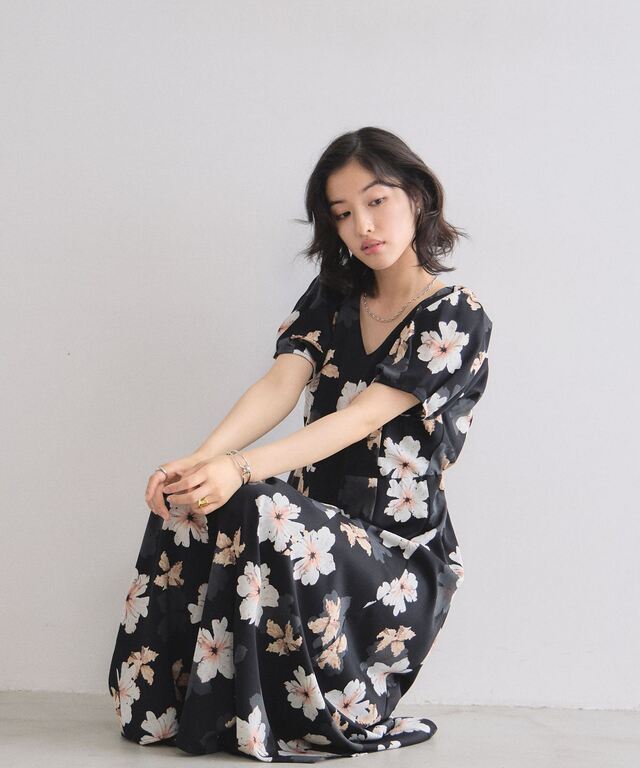 林田岬優さん着用】フラワープリントタックスリーブワンピース