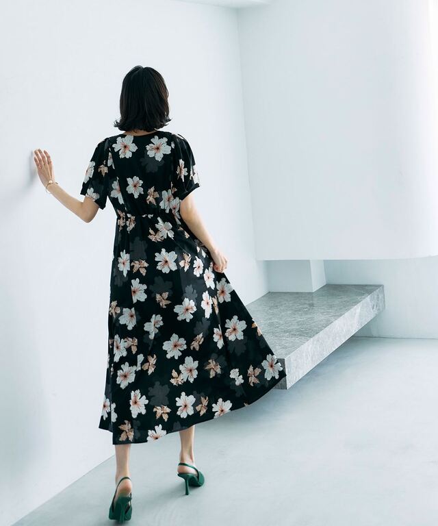 林田岬優さん着用】フラワープリントタックスリーブワンピース