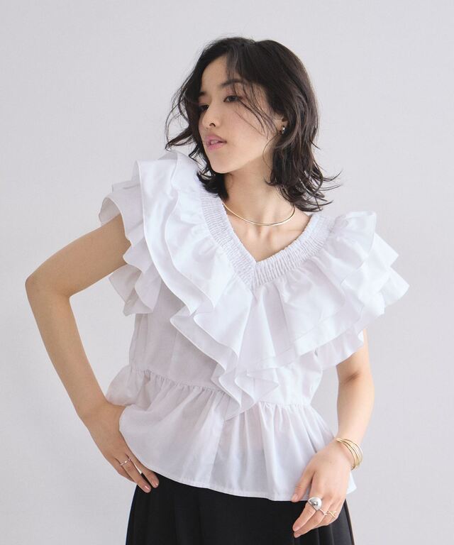 林田岬優さん着用】Vネックフリルブラウス