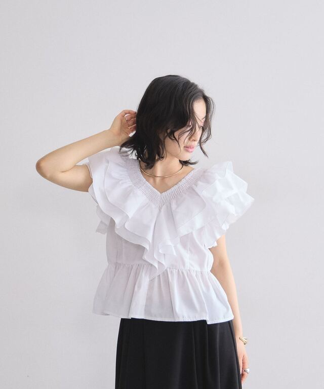 林田岬優さん着用】Vネックフリルブラウス