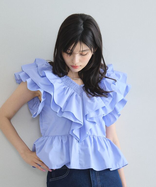 林田岬優さん着用】Vネックフリルブラウス