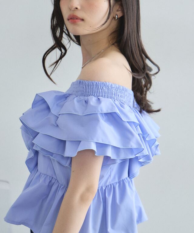 林田岬優さん着用】Vネックフリルブラウス