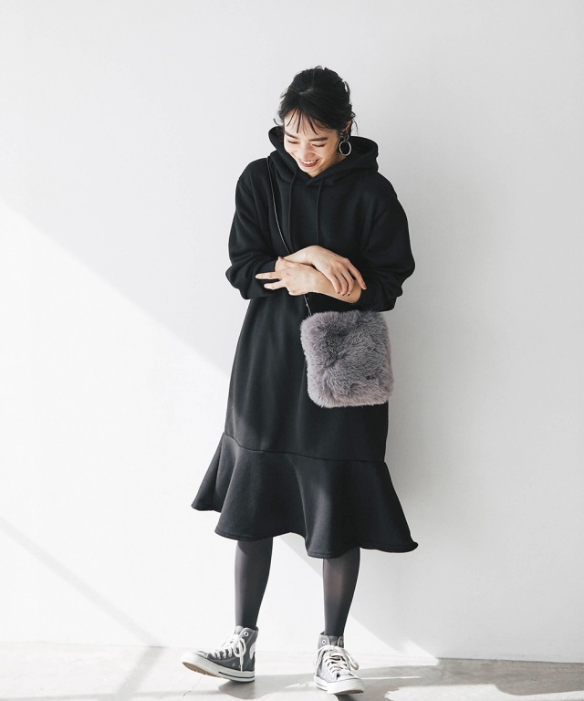 ロングパーカーワンピース 一部店舗のみ入荷