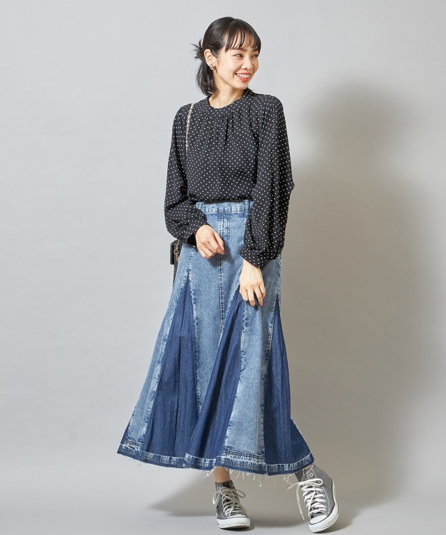パネル切替デニムスカート《一部の店舗のみ入荷》