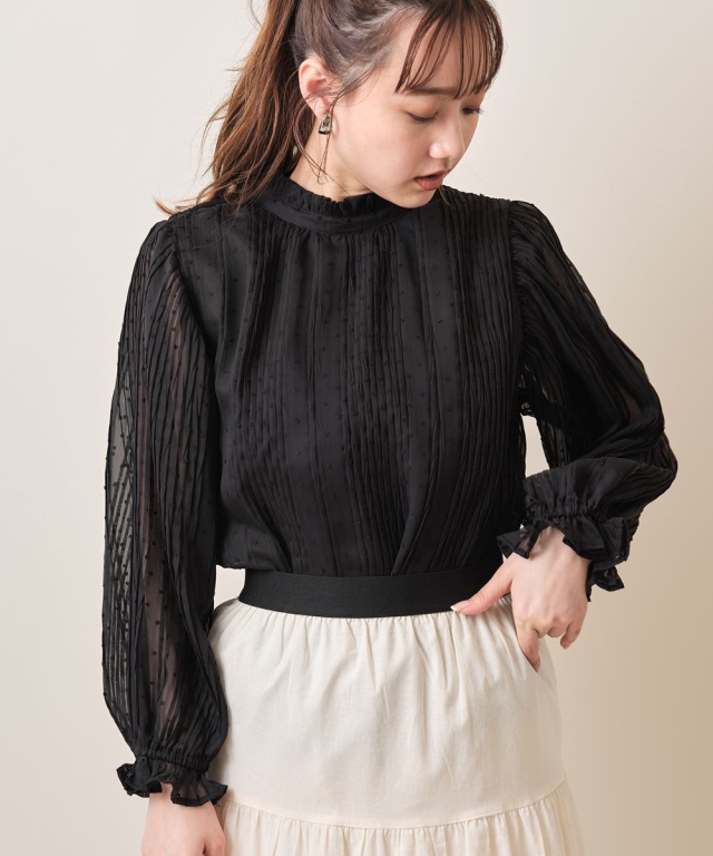 ドットジャガードシアーブラウス《一部の店舗のみ入荷》