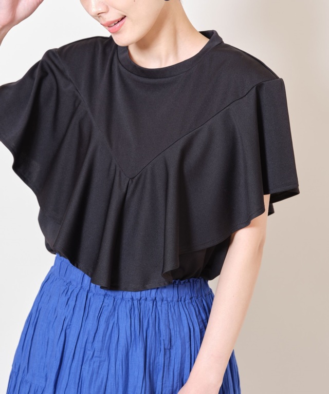 デコルテフリルトップス《一部の店舗のみ入荷》
