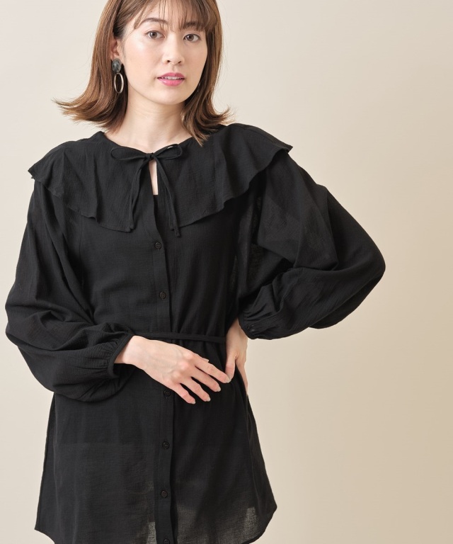 ドロストフリルカラーコットンブラウス《一部の店舗のみ入荷》
