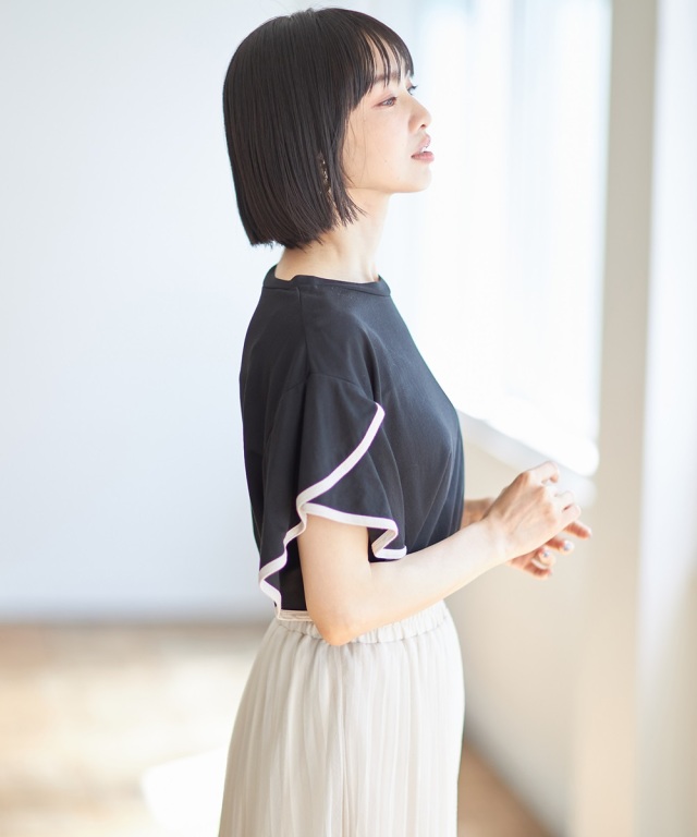 パイピングフレアスリーブTシャツ