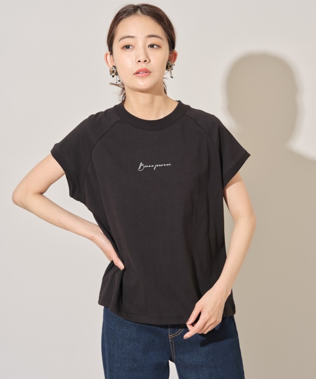モックネックロゴTシャツ※一部店舗のみ入荷