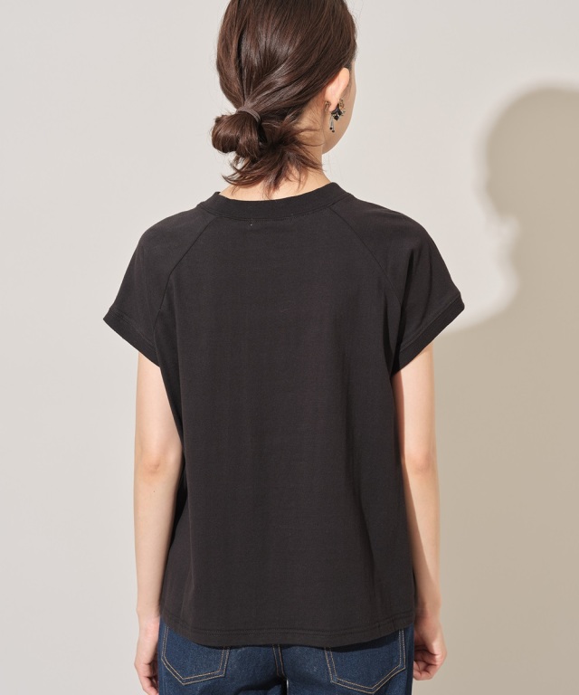 モックネックロゴTシャツ※一部店舗のみ入荷