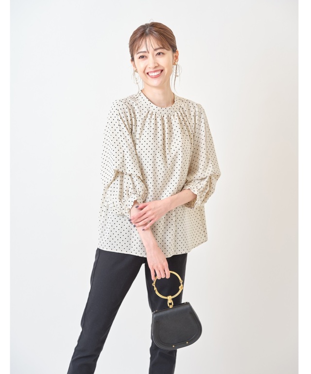 ドットプリントスタンドカラーブラウス※一部店舗のみ入荷