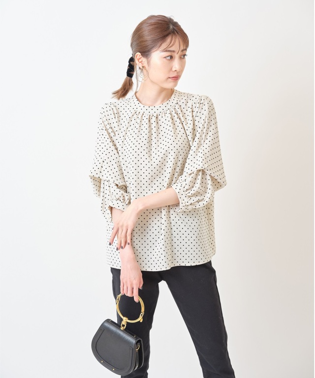 ドットプリントスタンドカラーブラウス※一部店舗のみ入荷