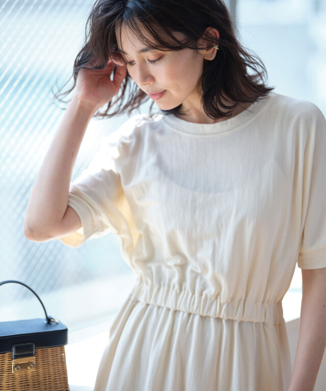 ドルマンスリーブカットワンピース※一部店舗のみ入荷