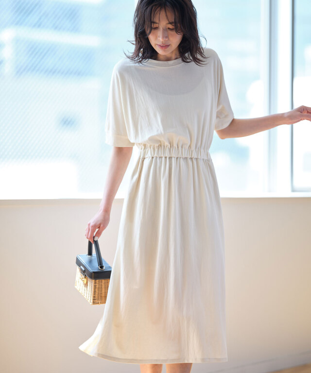 ドルマンスリーブカットワンピース※一部店舗のみ入荷