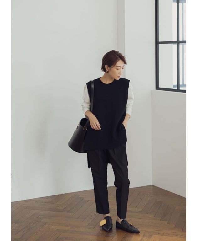 金子麻貴さん着用》サイドスリットニットベスト