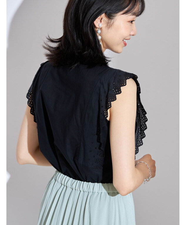 レース付きノースリーブブラウス※一部店舗のみ入荷