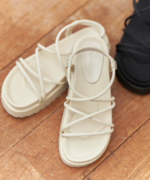 ストラップボリュームソールサンダル※一部店舗のみ入荷