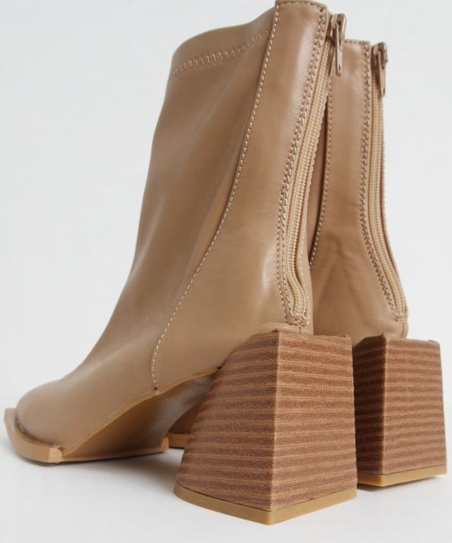 スクエアショートブーツ