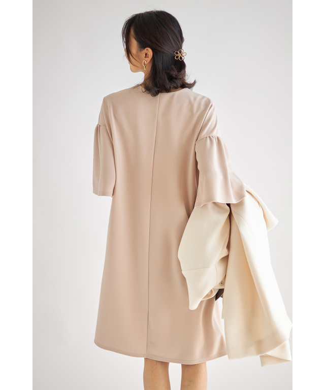 パールネックワンピース※一部店舗のみ入荷